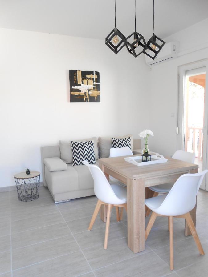 Apartments With A Parking Space Okrug Gornji, Ciovo - 13859 Трогир Екстериор снимка