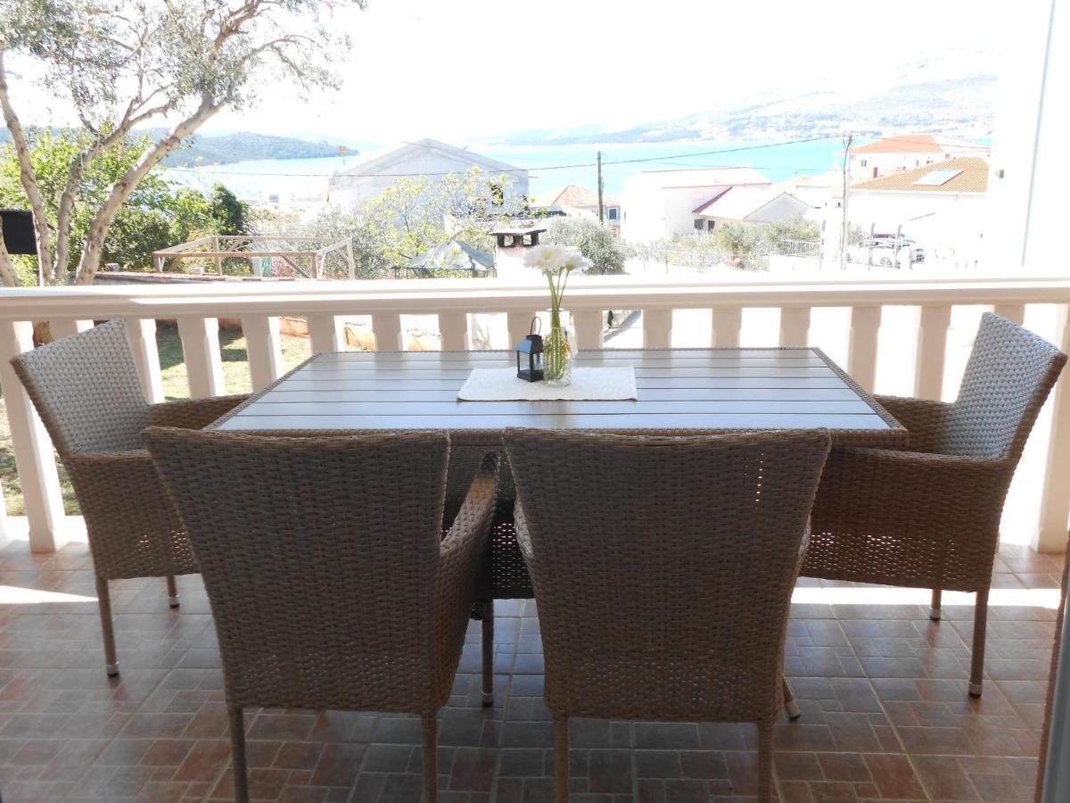 Apartments With A Parking Space Okrug Gornji, Ciovo - 13859 Трогир Екстериор снимка