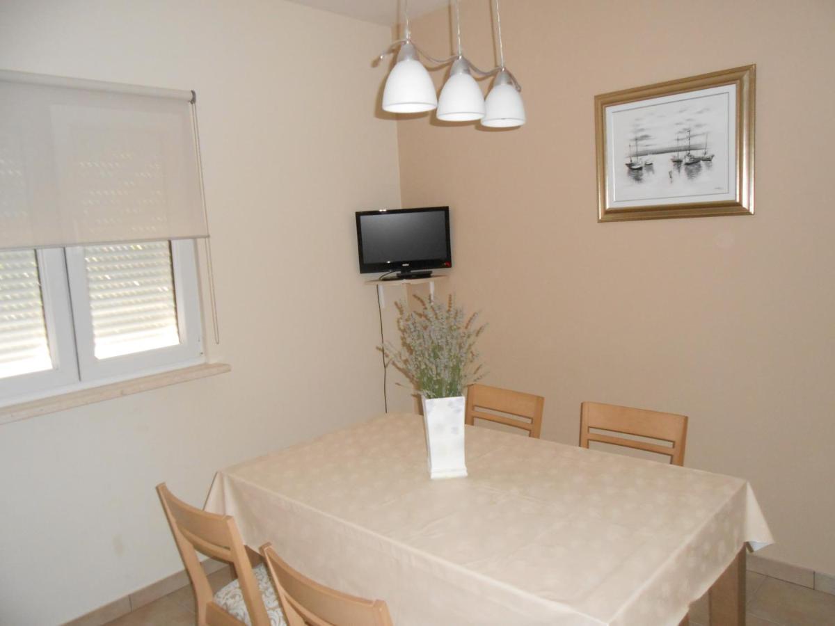 Apartments With A Parking Space Okrug Gornji, Ciovo - 13859 Трогир Екстериор снимка